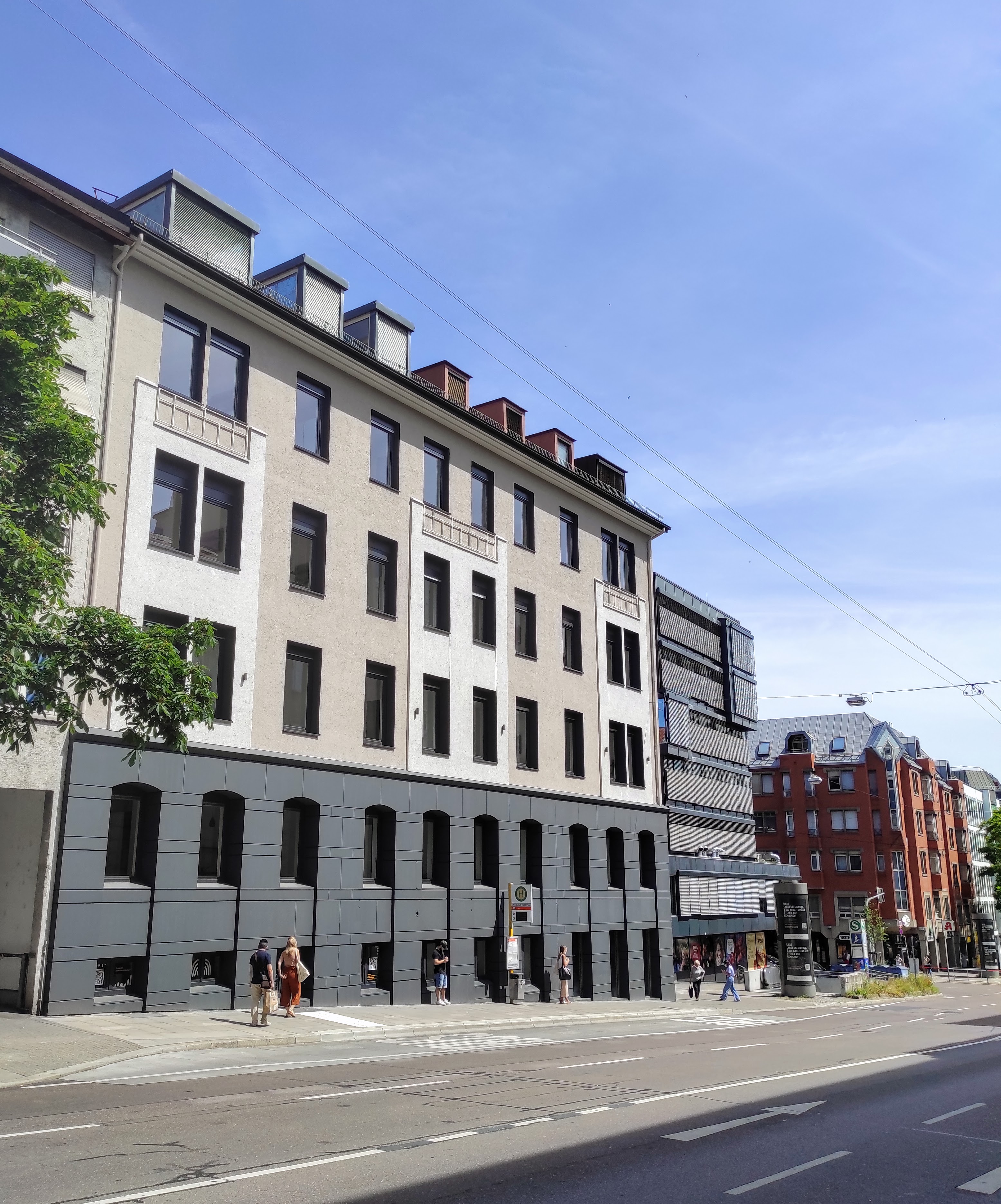 Außenansicht Reinsburgstraße 108 mit Blick auf die Stadt